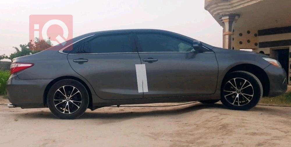 تۆیۆتا کامری